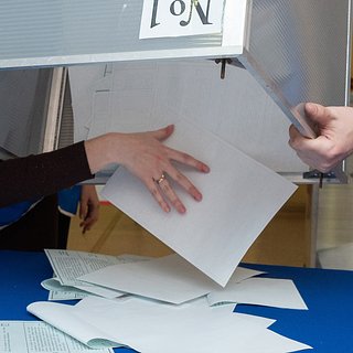 Посольство России назвало изъятие Латвией документов избирателей издевательством
