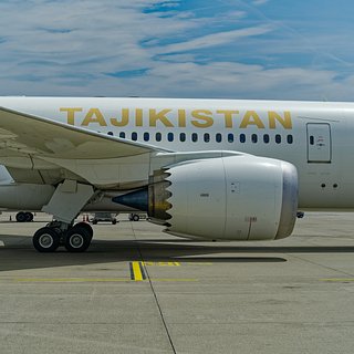 Жители Таджикистана начали возвращать авиабилеты в Россию