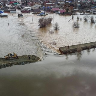 В МЧС России заявили о готовности начать ликвидацию последствий паводка в Орске