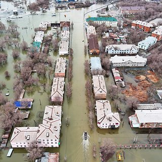 Глава Минстроя раскритиковал ставшую причиной наводнения в Орске дамбу