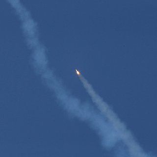 Иран заявил о семи попаданиях гиперзвуковых ракет по базе в Израиле