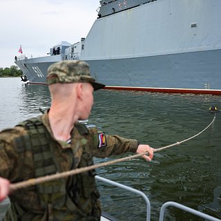 Жителей Севастополя предупредили о тренировках флота