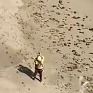 Застрявшего среди скал мужчину спасли благодаря камням
